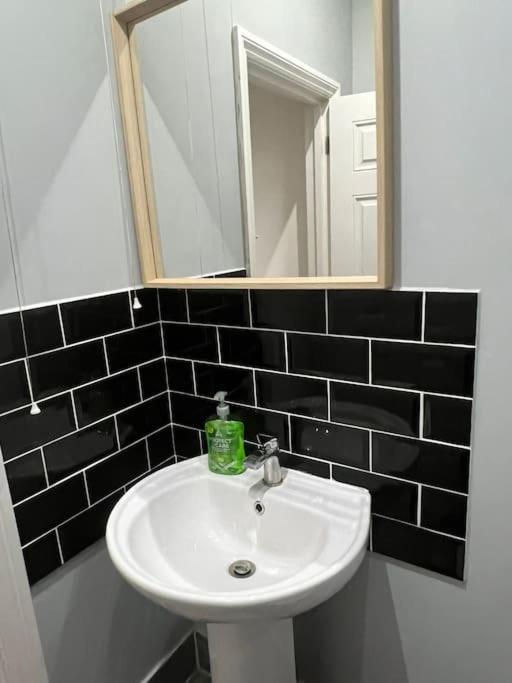 001- Lovely 3-Bedroom Very Close To Oxford Street London Exterior photo